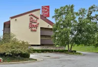 Red Roof Inn Louisville Expo Airport - parking