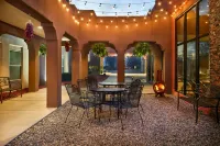 Hampton Inn Taos - parking