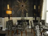 The Manor Hotel - فطور