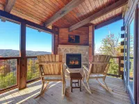 Overlooking Adventure by Jackson Mountain Rentals - شاليه