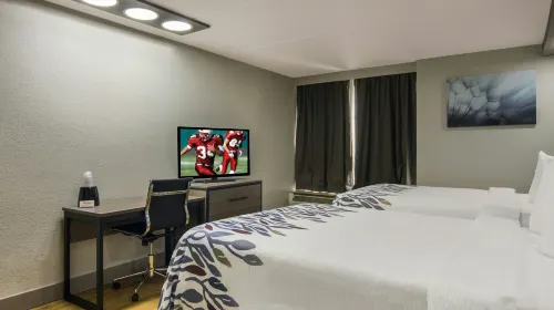 Red Roof Inn & Conference Center Chicago – Aurora/ Fox Valley - 2-Star