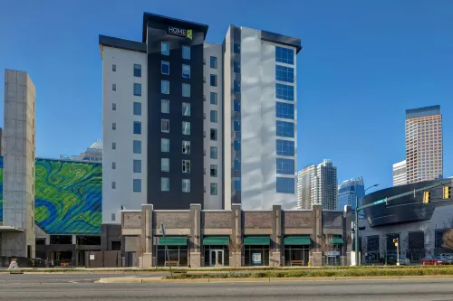 Home2 Suites by Hilton Charlotte Uptown - breakfast