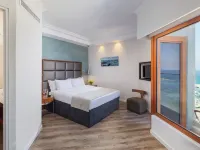The Carlton Tel Aviv Hotels near HaTachana