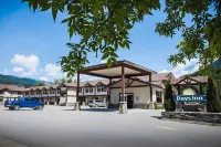 โรงแรมนอร์ทวินด์ รีเวลสโต๊ก - พร้อมอาหารเช้า