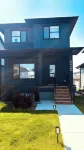 Brighton Escape, Spacious 2BR Walk-out Suite - بيت ضيافة