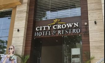 Hotel City Crown