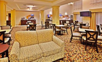 Holiday Inn Express & Suites Muskogee