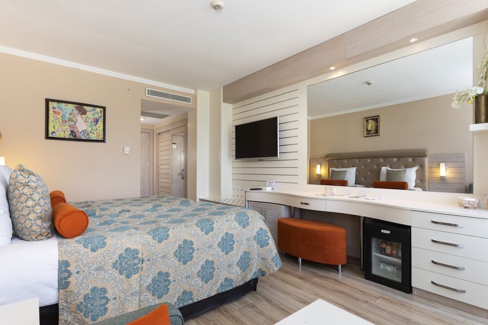 Orange County Kemer - Adult Only