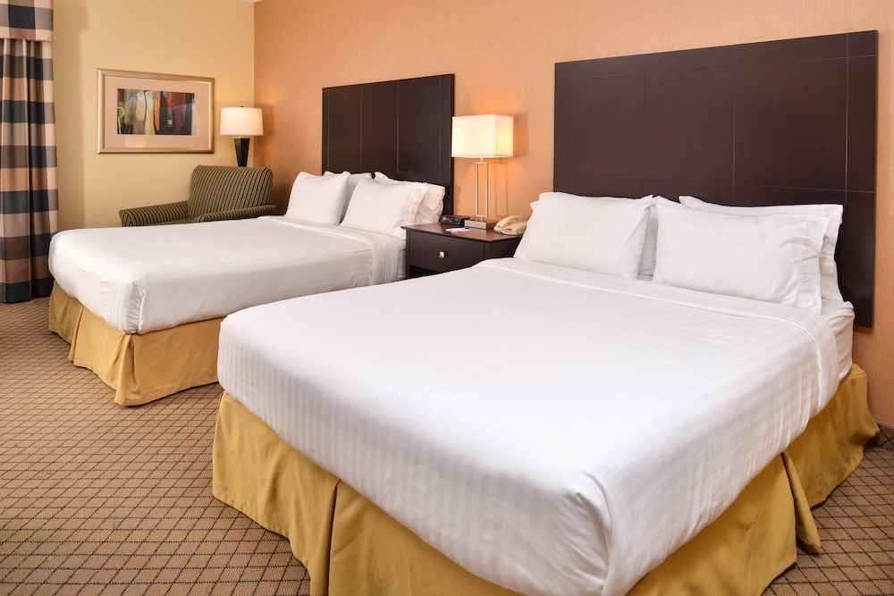 Holiday Inn Express Lewisburg - New Columbia, an Ihg Hotel