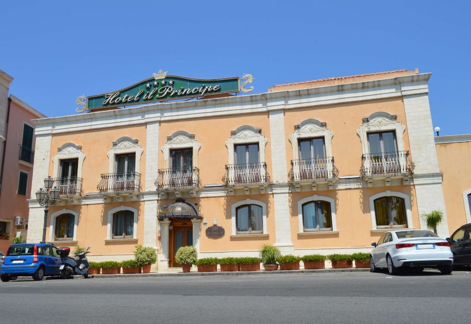 hotel overview picture