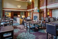 Staybridge Suites Denver-Cherry Creek فنادق في غليندال