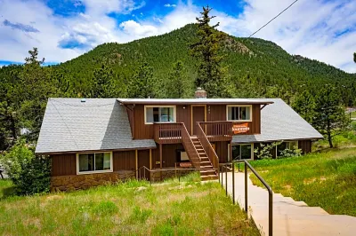 Estes Park Adventure Hostel Hotels near Milner Pass