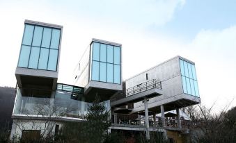 Hongcheon Casamoro Pool Villa (Near Vivaldi Park)