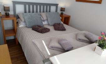 Cleeves Cabins Ailsa - Stunning Luxury Escape