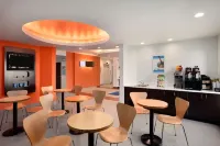 Motel 6 Swift Current, SK