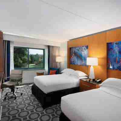 Hilton Long Island/Huntington Rooms