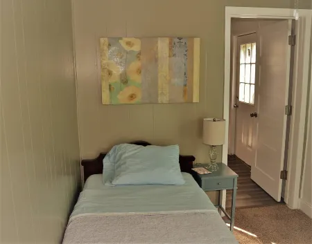 Riverside House - Grand Forks