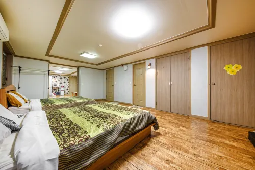 Buan Gyeokpo Chaeseok Resotel Oakville