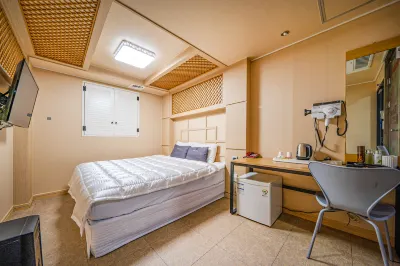 Gyeongju Rose Hotel Hwangni Dan-Gil Branch