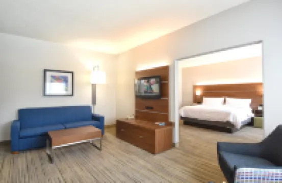 Holiday Inn Express & Suites SOUTHERN PINES-PINEHURST AREA by IHG