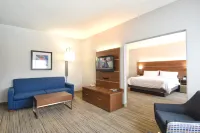 Holiday Inn Express & Suites Southern Pines-Pinehurst Area Hotels in Aberdeen