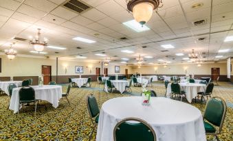 Red Roof Inn & Conference Center Wichita Airport