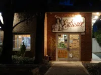 Colonial Motor Inn