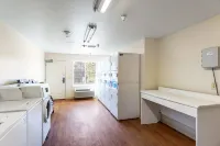 هوم تاون ستوديوز من ريد روف - كولورادو سبرينغس - المطار