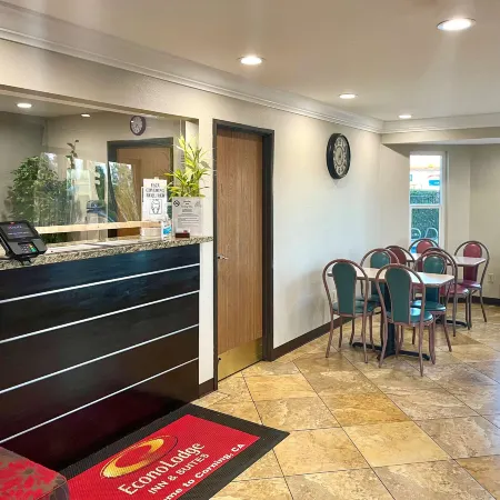 Econo Lodge Inn & Suites Corning Travel Center