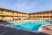 Quality Inn & Suites Near Downtown Bakersfield Hotels in Kern County