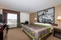 Super 8 by Wyndham Edson - Pet friendly