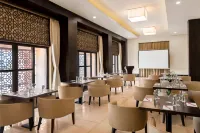 Ramada Encore by Wyndham Statue of Unity - Parking