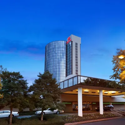 Hilton Memphis Hotels near Crystal Shrine Grotto