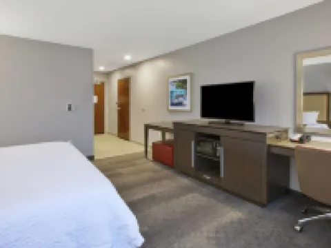 Hampton Inn Detroit/Dearborn Hotels in Dearborn
