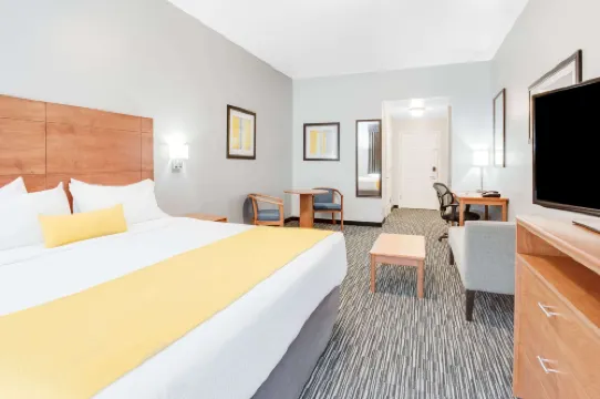 Ramada by Wyndham Marina