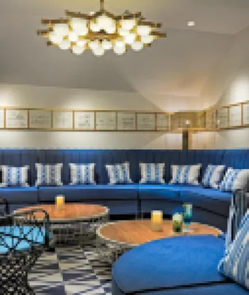 H10 ドゥケ デ ローレ