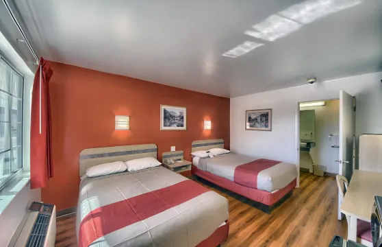 6號克爾維爾汽車旅館