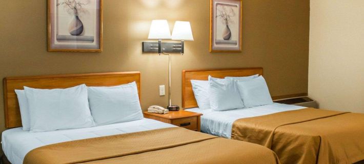 Econo Lodge Elkhart North Hotels in Elkhart