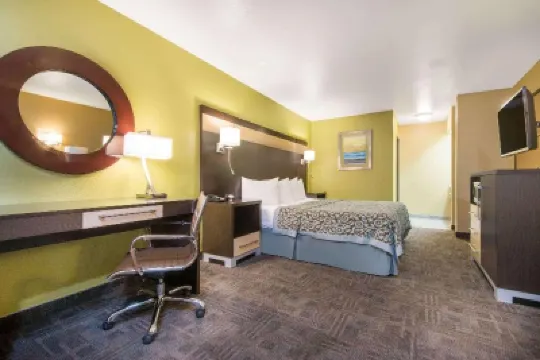 Days Inn by Wyndham Carlsbad Hoteles en 