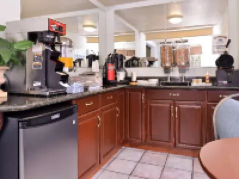 アメリカズ ベスト バリュー イン ユージーン ユージンのホテル