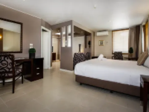 Madison Plaza Townsville Hotels near Townsville Railway Station