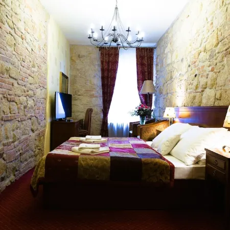 Hotel Rous