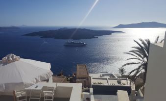 Pantelia Suites