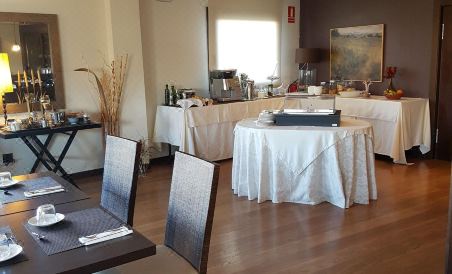 Hotel Entredos - Housity