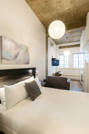 Les Lofts de Buade - PAR les Lofts Vieux-Québec Отели рядом с достопримечательностью «Cartier-Brébeuf National Historic Site»