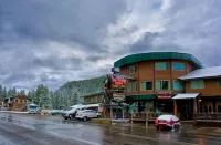 Soda Butte Lodge