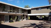 Gold Coast Airport Motel - Only 300 Meters to Airport Terminal