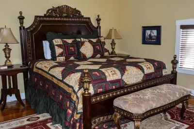 The Swope Manor Bed & Breakfast Hotels near U.S. Christian Commission Museum