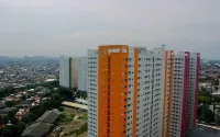 Comfort Studio at Green Pramuka Apartment Near Shopping Center Hotellit kohteessa Cempaka Putih