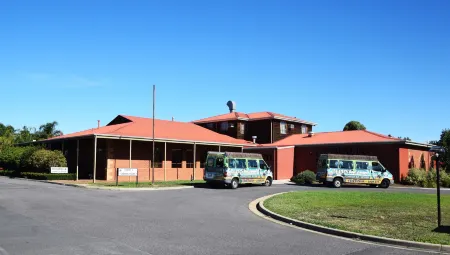 Peppermill Inn Motel Отели в г. Шеппартон